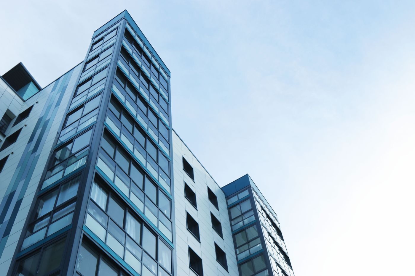 Hoogbouw in een stedelijke omgeving